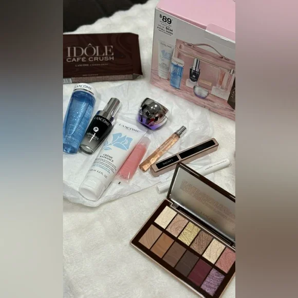 10PC🤶Gift Idea🤶BNIB LE Lancome 10PC W/8 Fullsizes Holiday 2025 Beauty Box!$534